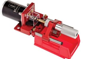 Frézka Hornady, High Speed 3-in-1 Case trimmer, pro úpravy nábojnic, 220V